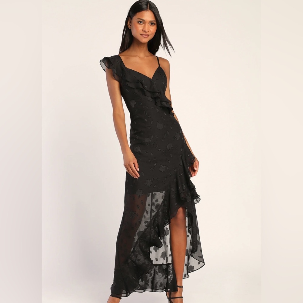 NWT Lulus “Forever Be Black Floral” Jacquard Ruffled Maxi Dress XS